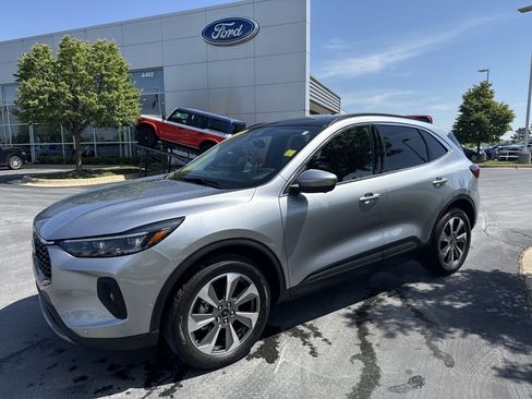 Certified 2024 Ford Escape Platinum w/ Premium Technology Package AWD/4WD image 5