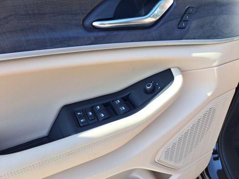 New 2025 Jeep Grand Cherokee Limited w/ Luxury Tech Group II image 16