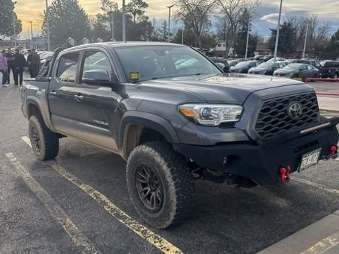 Used 2020 Toyota Tacoma TRD Off-Road image 1