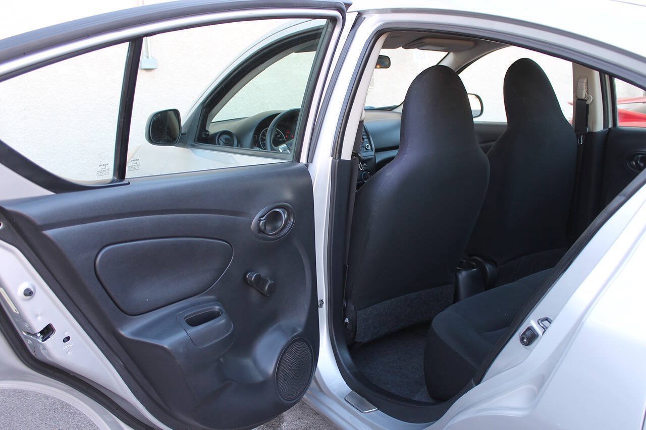 Used 2015 Nissan Versa S Plus FWD image 23