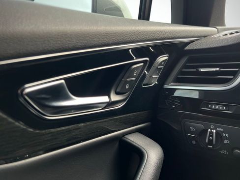 Used 2017 Audi Q7 3.0T Premium image 42