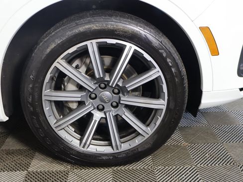 Used 2018 Audi Q7 3.0T Premium Plus w/ Premium Plus Package image 27