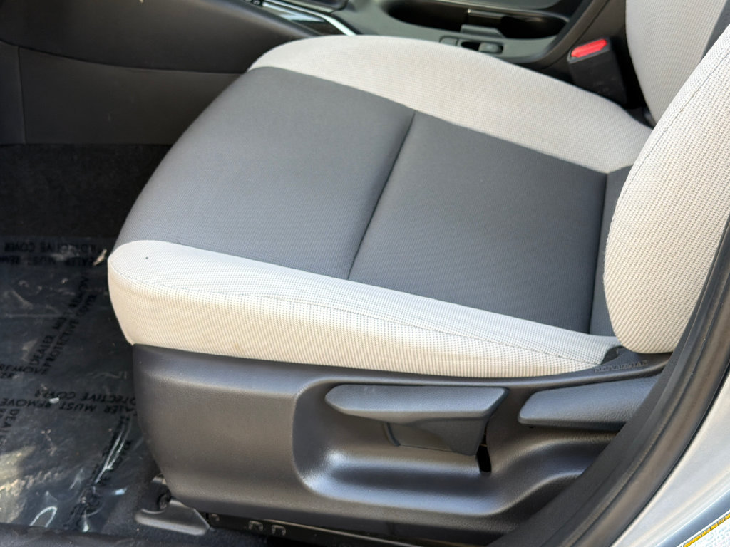 Used 2025 Toyota Corolla LE FWD image 19