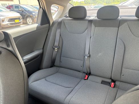 Used 2025 Kia K4 FWD image 38