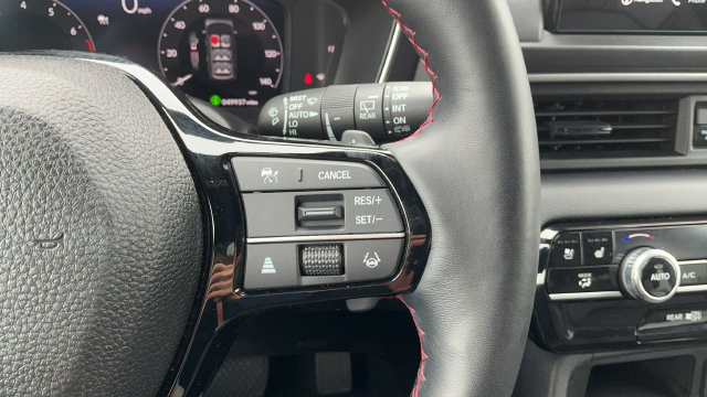 Used 2025 Honda Pilot Black Edition image 13