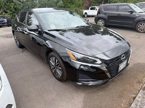 Used 2023 Nissan Altima 2.5 SV AWD/4WD image 1