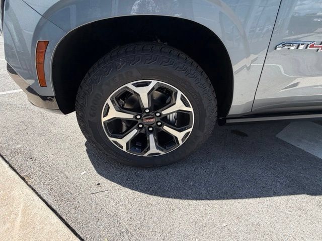 New 2026 GMC Yukon XL AT4 w/ AT4 Premium Plus Package AWD/4WD image 31