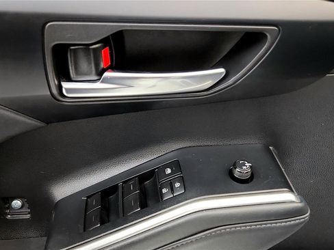 Used 2022 Toyota Highlander XLE image 21