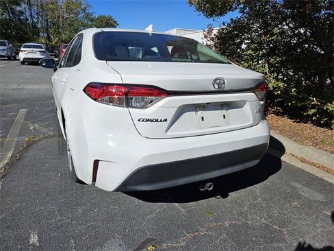 Used 2024 Toyota Corolla LE image 8