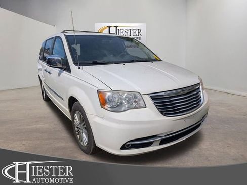 Used 2013 Chrysler Town & Country Touring-L w/ Entertainment Group #2 image 1