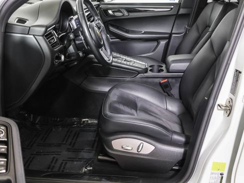 Used 2021 Porsche Macan image 21