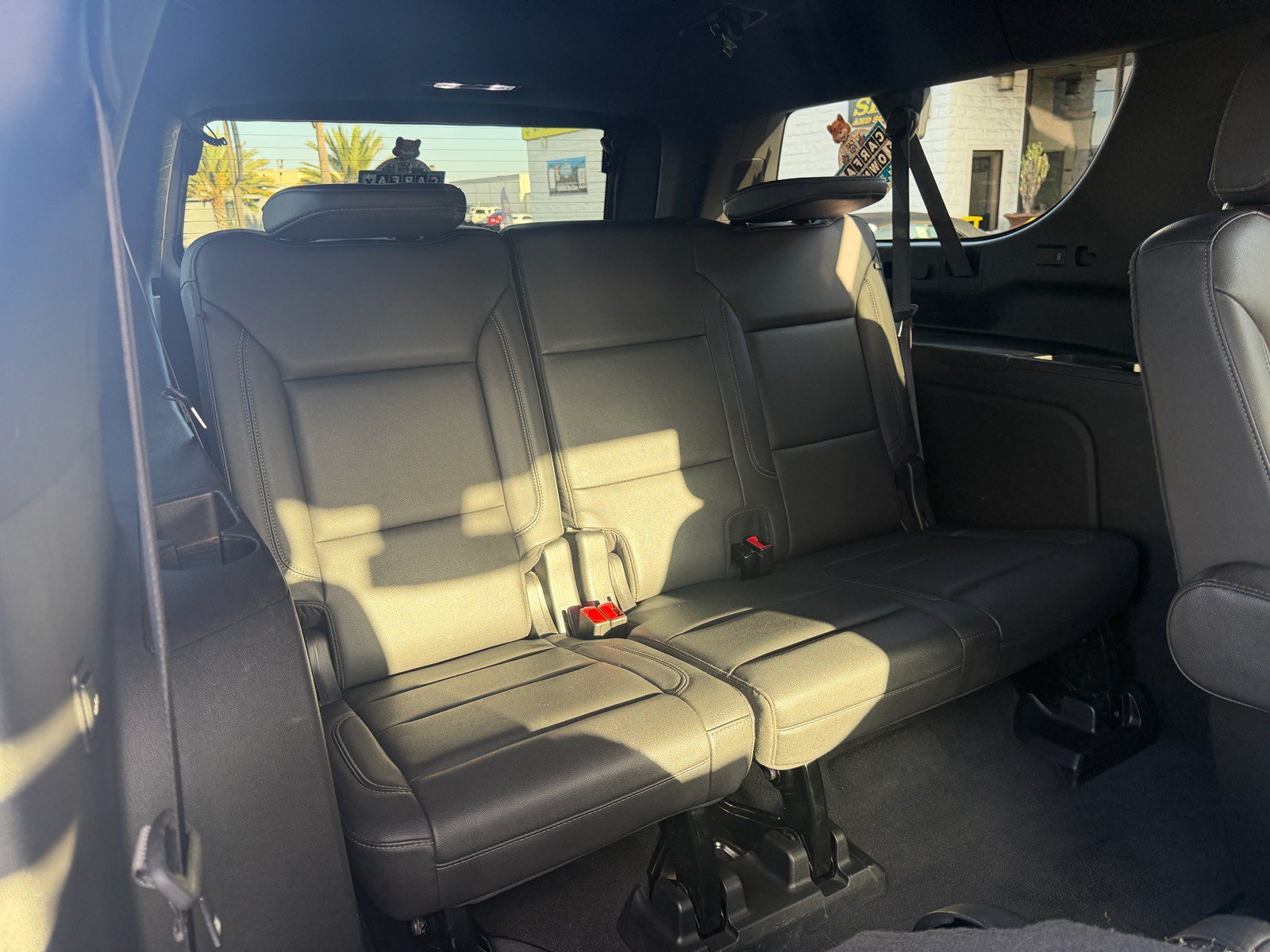 Used 2022 Chevrolet Suburban LT w/ LT Signature Package RWD image 17