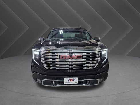 Used 2022 GMC Sierra 1500 Denali w/ Technology Package AWD/4WD image 3