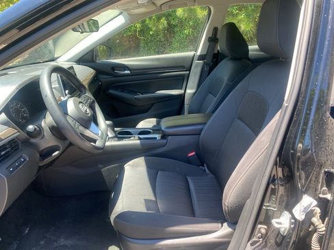 Certified 2024 Nissan Altima 2.5 SV FWD image 17