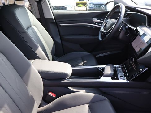 Used 2021 Audi e-tron Premium Plus w/ Premium Plus Package AWD/4WD image 14
