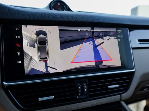 Certified 2023 Porsche Cayenne image 19