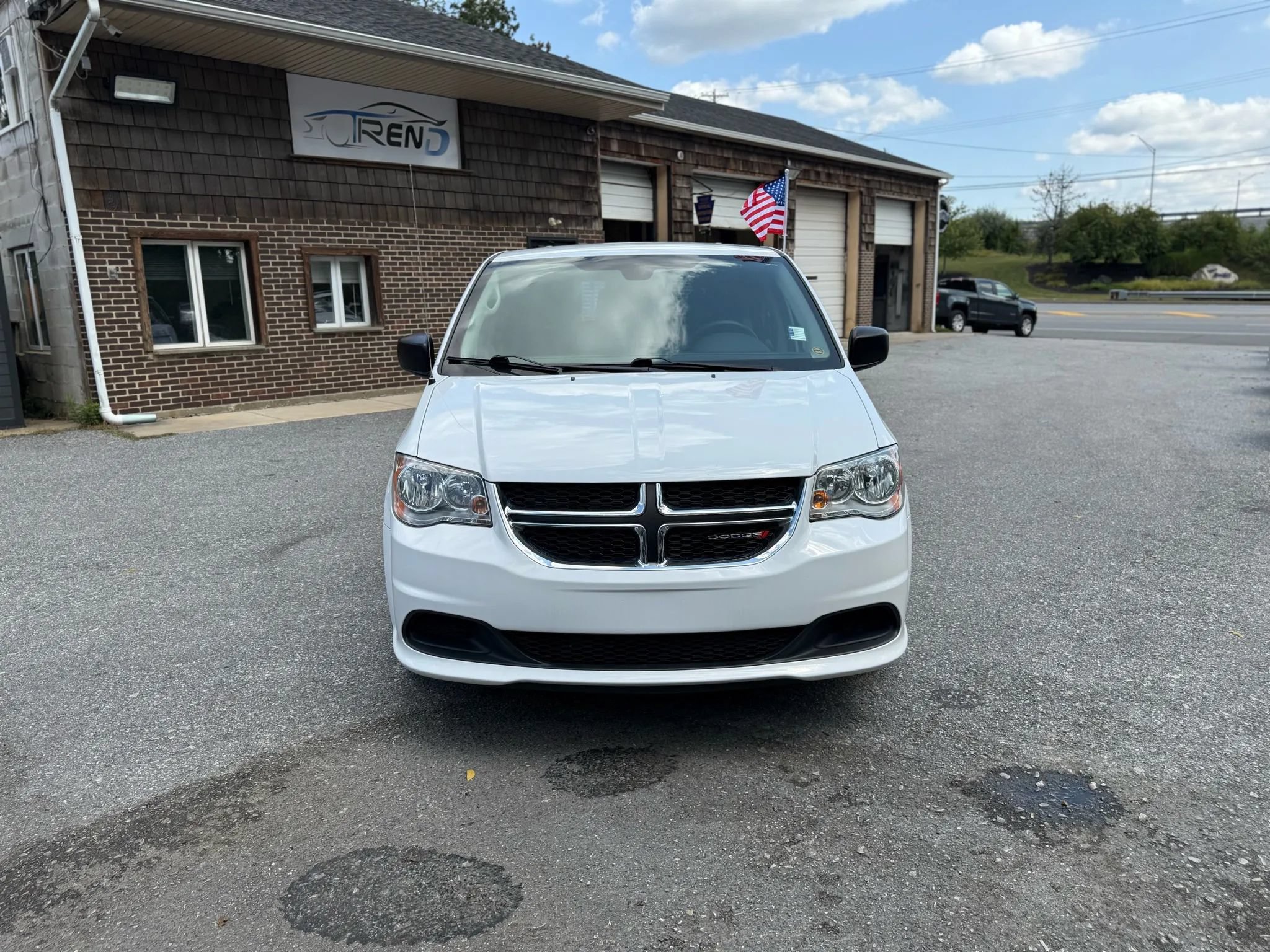 Used 2020 Dodge Grand Caravan SE w/ UConnect Hands-Free Group FWD image 7