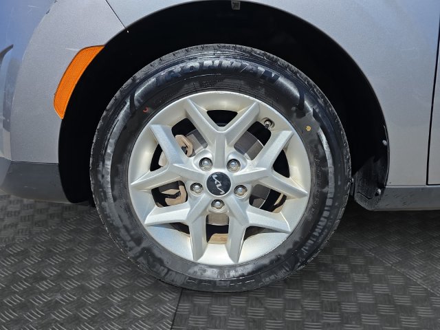 Used 2024 Kia Soul LX w/ Option Group 015 FWD image 33