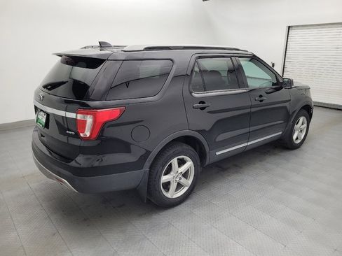 Used 2016 Ford Explorer XLT w/ Equipment Group 201A AWD/4WD image 10