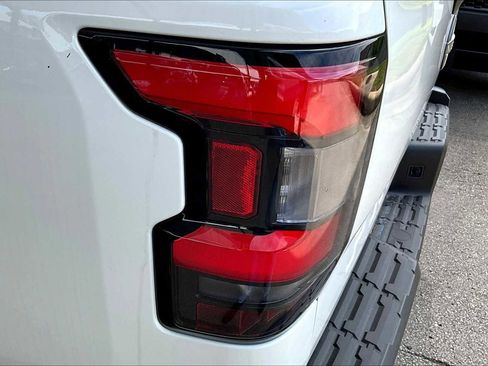 Used 2025 Nissan Frontier S RWD image 12