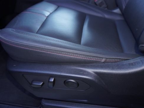 Used 2025 Chevrolet Suburban RST image 14