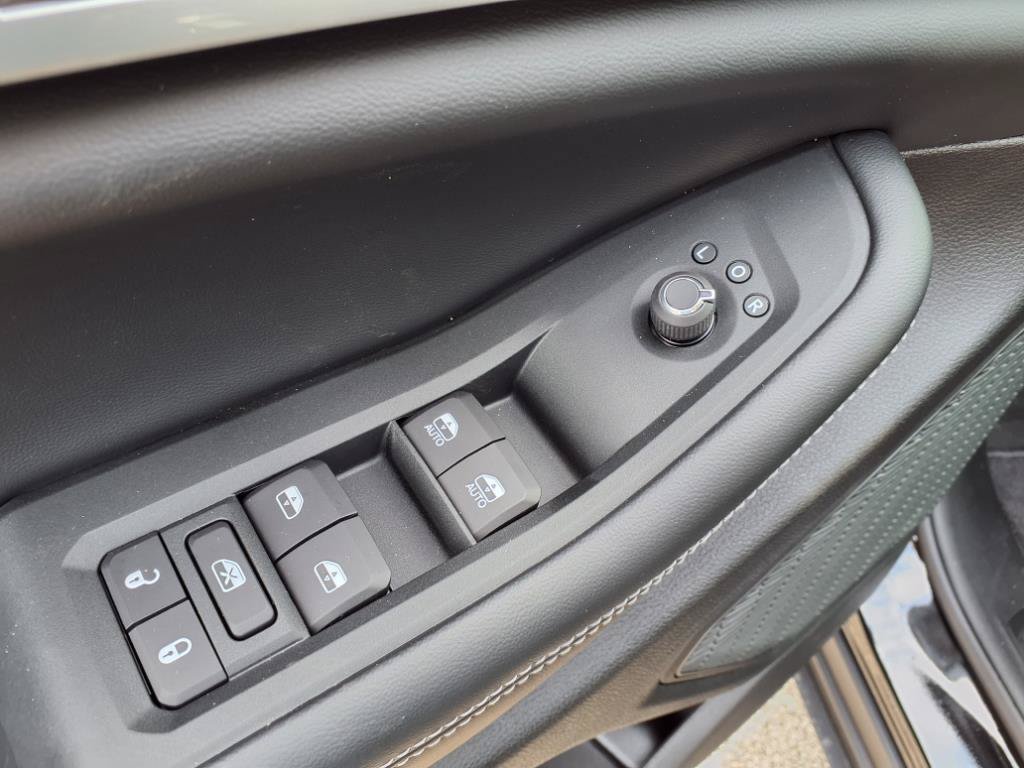 Certified 2025 Jeep Grand Cherokee Limited AWD/4WD image 7
