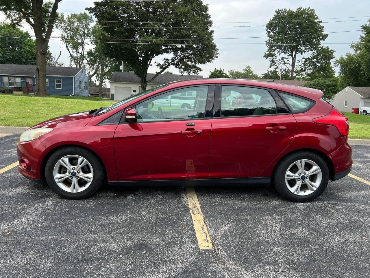 Used 2014 Ford Focus SE FWD image 2