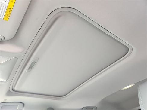 Used 2023 Toyota RAV4 XLE Premium image 19