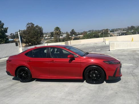 Used 2025 Toyota Camry SE FWD image 36