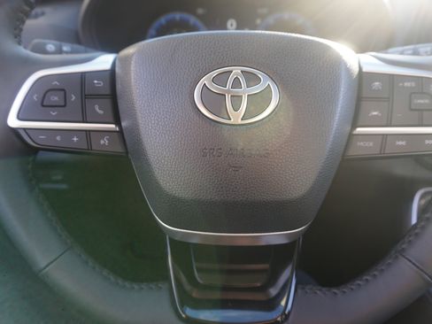 Used 2026 Toyota Grand Highlander Limited image 9