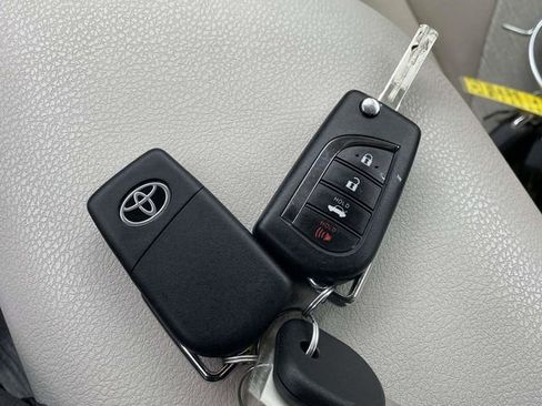 Used 2022 Toyota Camry LE image 35