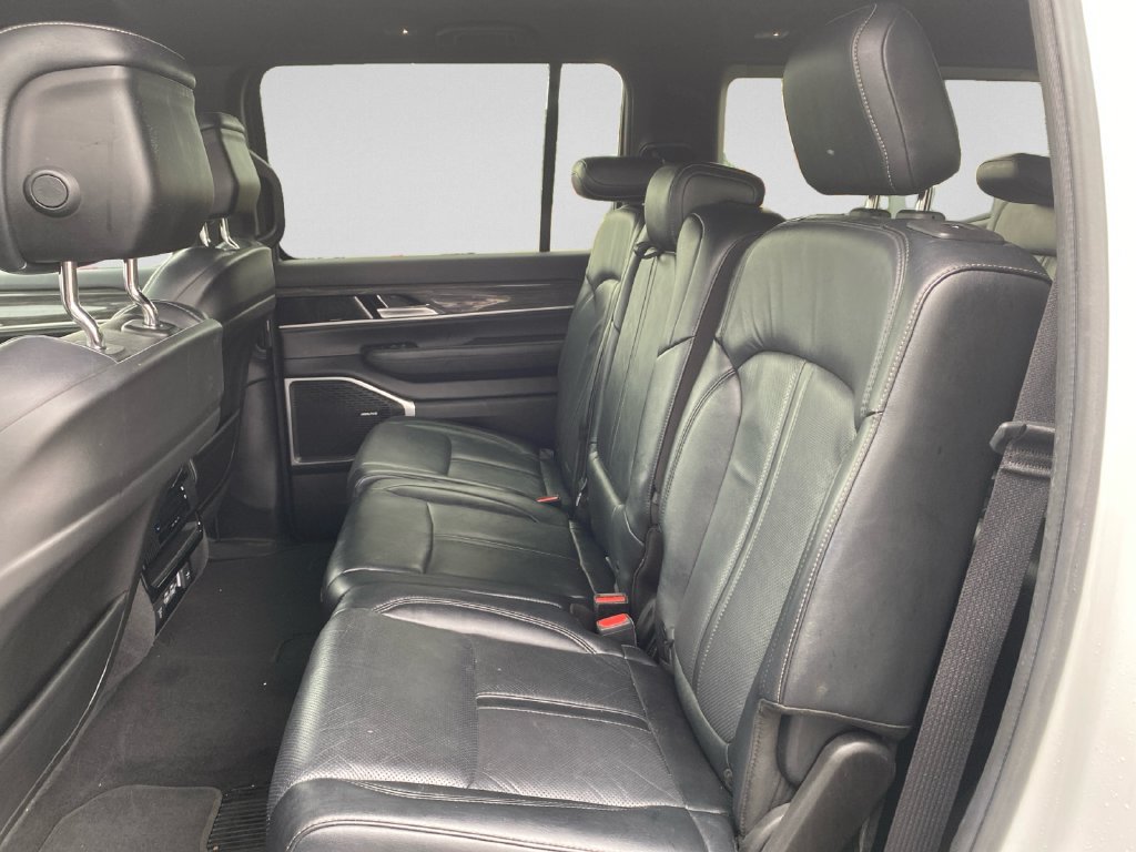 Used 2022 Jeep Wagoneer Series II AWD/4WD image 25