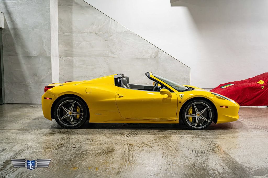 Used 2015 Ferrari 458 Spider RWD image 4