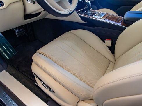 New 2026 Bentley Flying Spur V8 AWD/4WD image 12