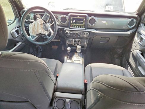 Used 2023 Jeep Gladiator Overland AWD/4WD image 7