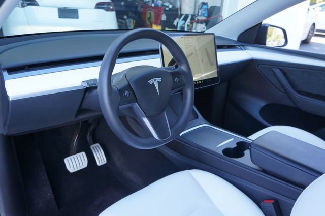 Used 2023 Tesla Model Y Performance AWD/4WD image 23