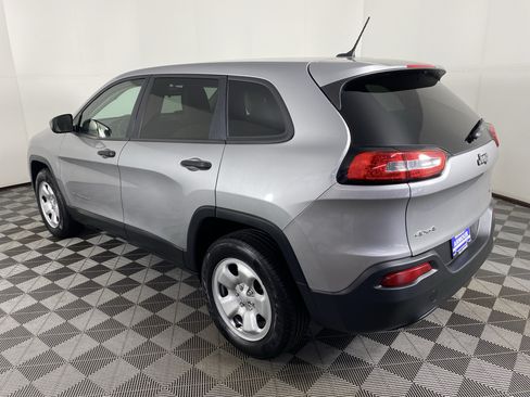 Used 2017 Jeep Cherokee Sport AWD/4WD image 7