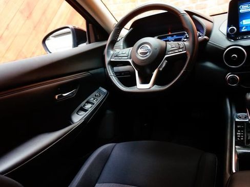 Certified 2022 Nissan Sentra SV FWD image 14