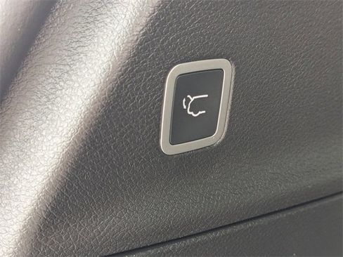 New 2026 Chrysler Pacifica Limited w/ Trailer Tow Group image 35