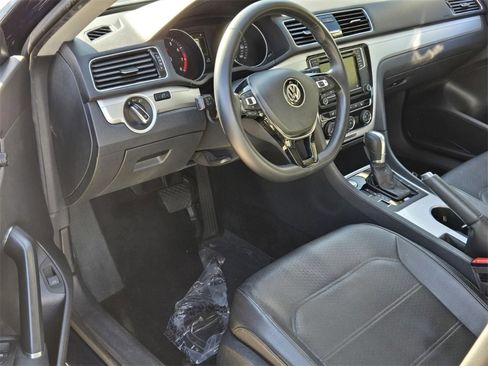 Used 2019 Volkswagen Passat 2.0T Wolfsburg w/ Wheels & Sunroof Package image 12