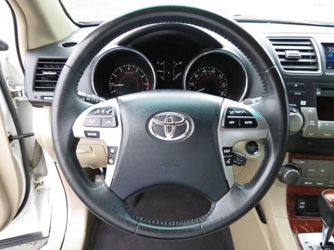 Used 2012 Toyota Highlander Limited image 11
