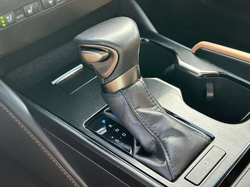 Used 2023 Lexus ES 350 Ultra Luxury w/ Accessory Package (Z2) FWD image 29