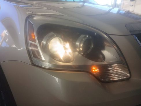 Used 2012 GMC Acadia SLT image 43