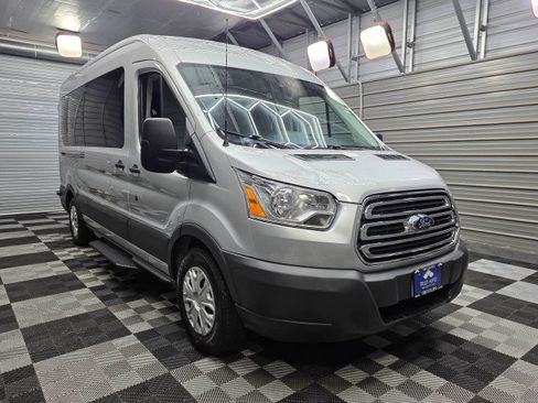 Used 2017 Ford Transit 350 XLT RWD image 3