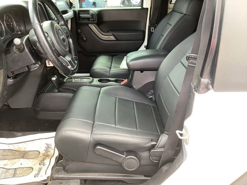 Used 2012 Jeep Wrangler Sport AWD/4WD image 9