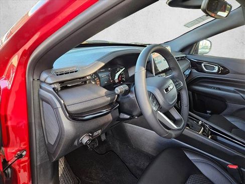 New 2026 Jeep Compass Latitude image 3