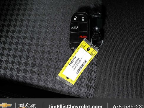 Used 2022 Dodge Challenger SXT image 22