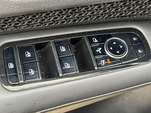 Certified 2024 Nissan Ariya FWD image 12