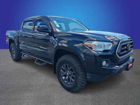 Used 2022 Toyota Tacoma SR5 AWD/4WD image 3
