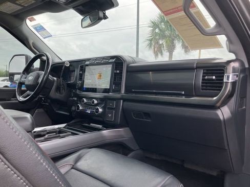 Used 2023 Ford F250 Lariat w/ Lariat Ultimate Package AWD/4WD image 12